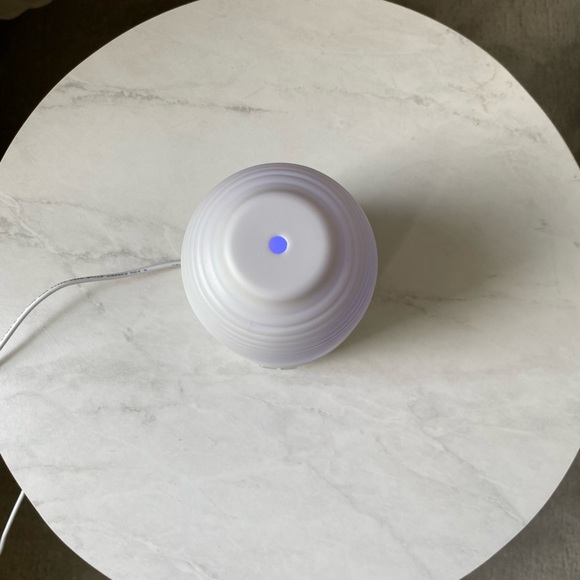 Essential oil diffuser - Picture 3 of 3